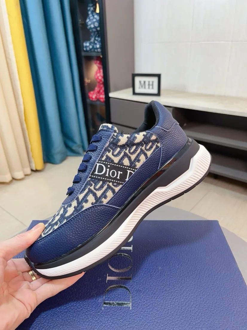 Men's men's shoes 💰458🌹🌹【Dior】Best-selling official website world premiere🔝High-end men's shoes brand official website latest series: The upper is made of imported cowhide with specially designed fabrics➕Mesh breathable lining. Make walking more convenient and comfortable! Compared with the official quality, Midea’s 1:1 replica. Create a fashionable personality to set off your uniqueness! A must-have for trendy men! Classic style. Men's sizes: 38-44.